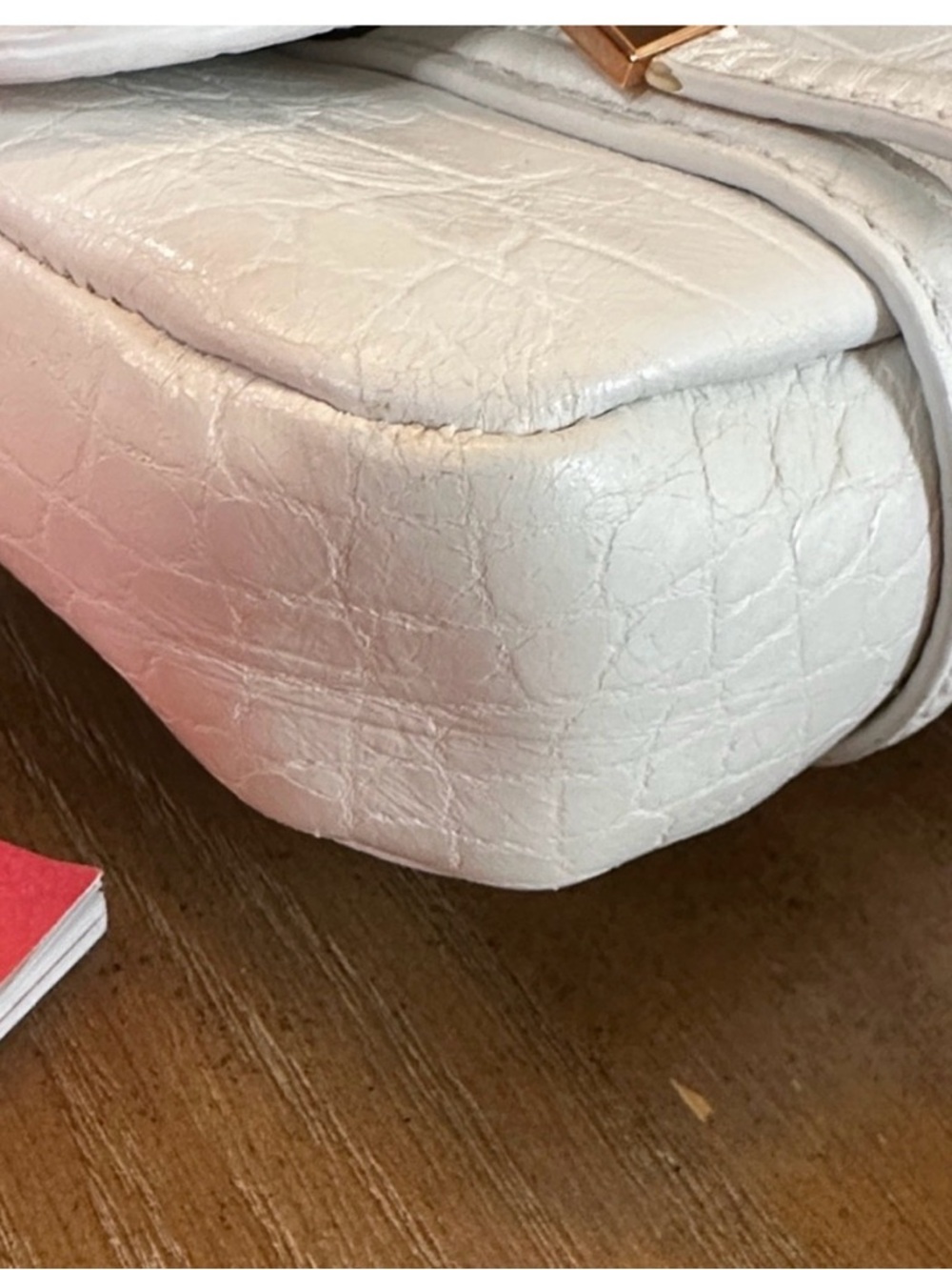 Henri Bendel White “Starlet” Crocodile-Embossed Leather Small Shoulder Bag GUC - Picture 15 of 16